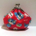 Cat on red frame pouch - fr..