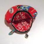 Cat on red frame pouch - fr..