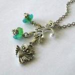 Antiqued silver owl necklac..