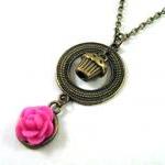Cupcake necklace pink flowe..